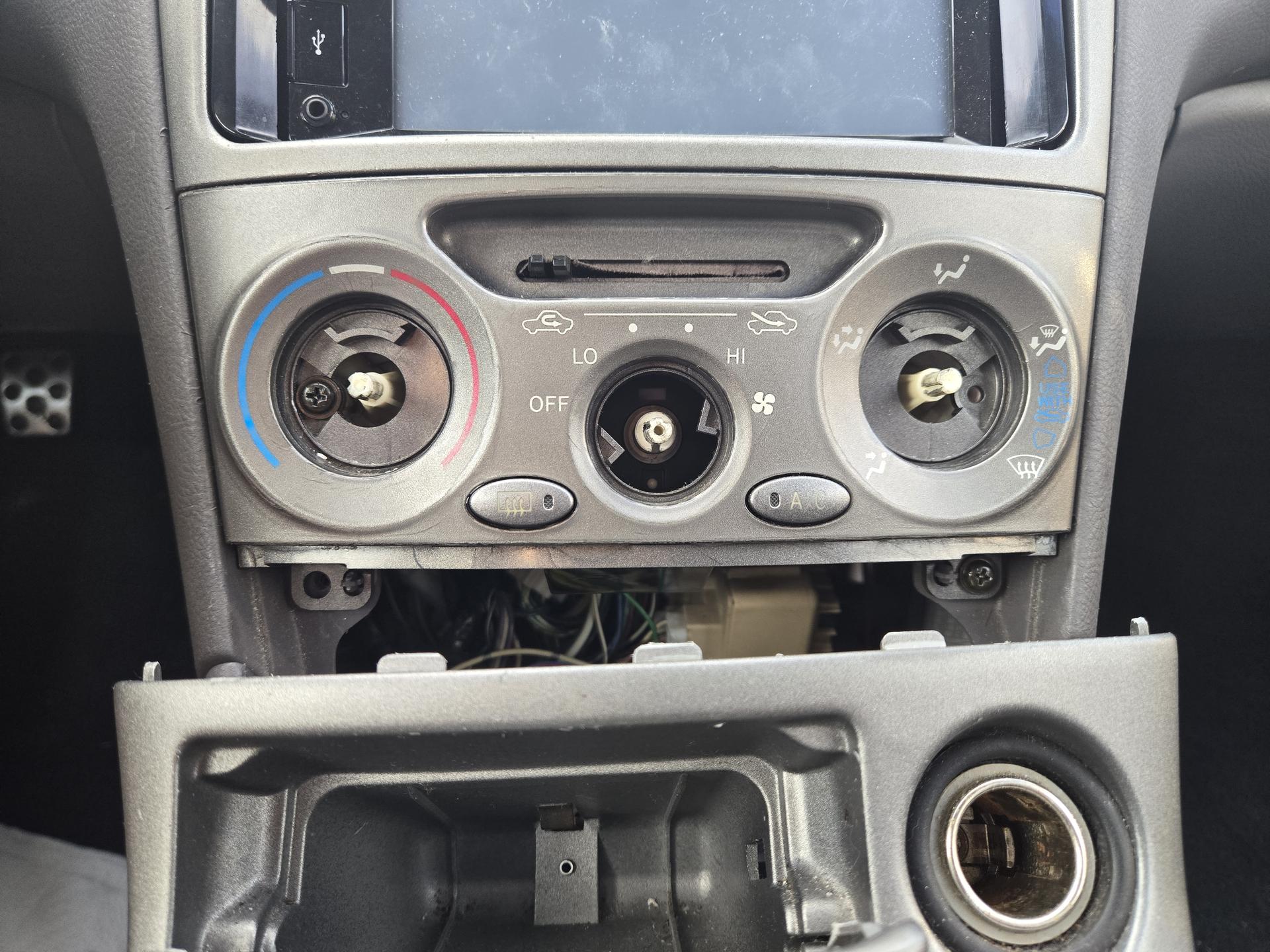 AC control knobs removed